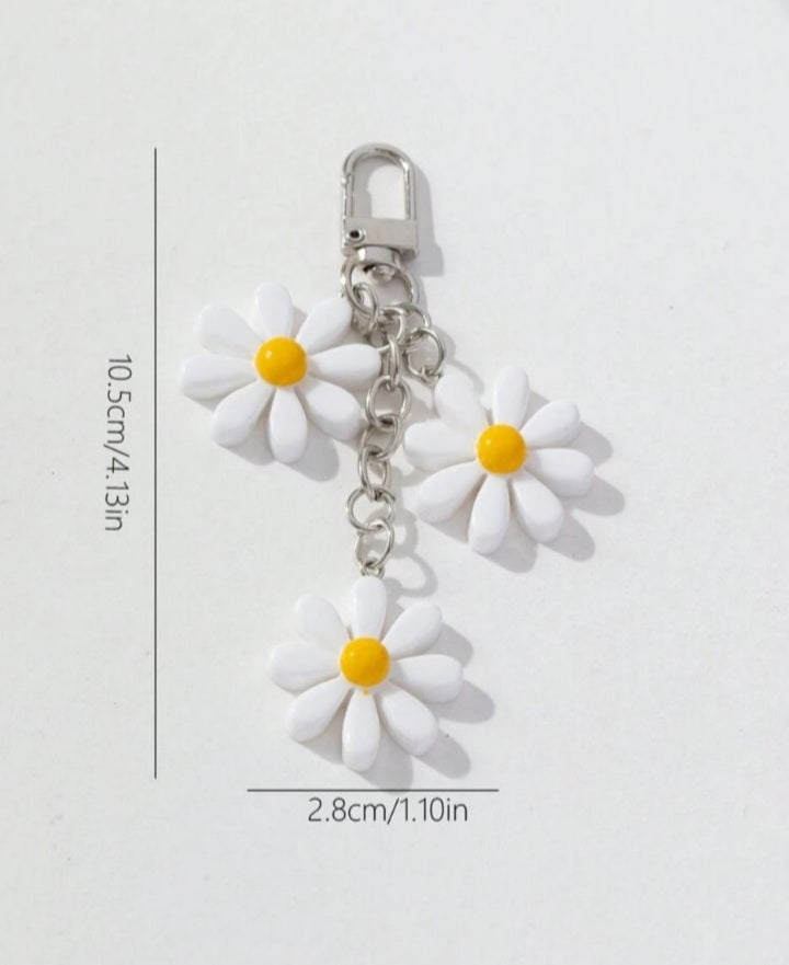 Daisy Shaped Handbag Pendant, 1pc, White
