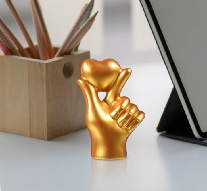 Romantic Resin Hand Gesture Statue Heart Finger Crafts for Valentine's Day